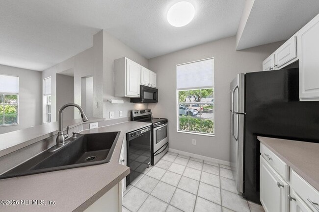 Building Photo - 13703 Richmond Park Dr N