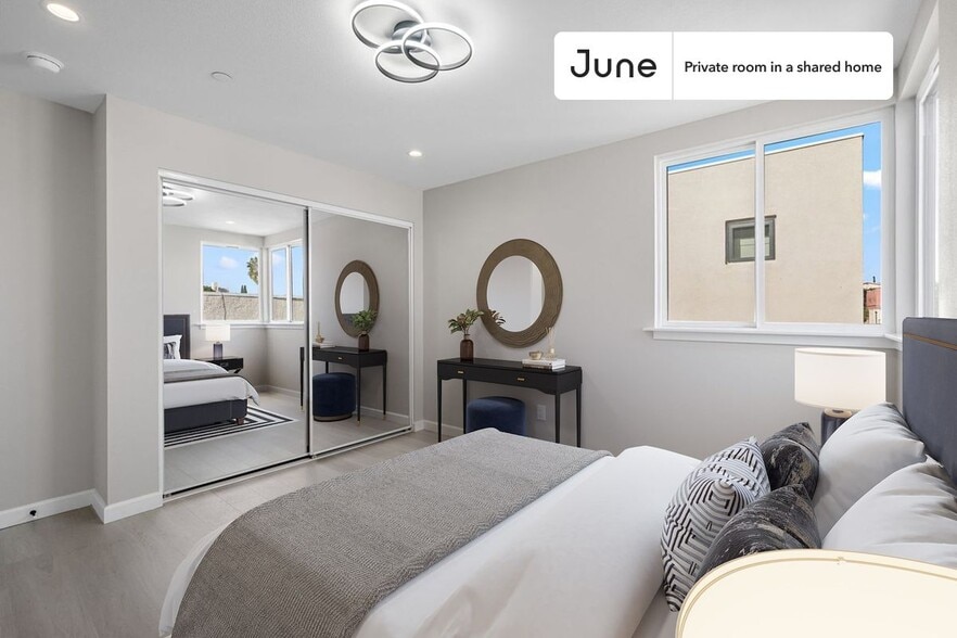 Primary Photo - Private bedroom in 5 bed/5 bath Home