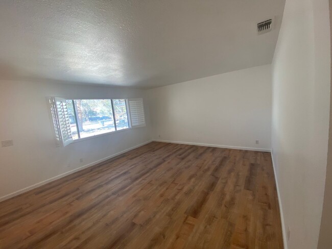 Building Photo - **751 Higgins Rd #27 Barstow** 3 bedroom 2...