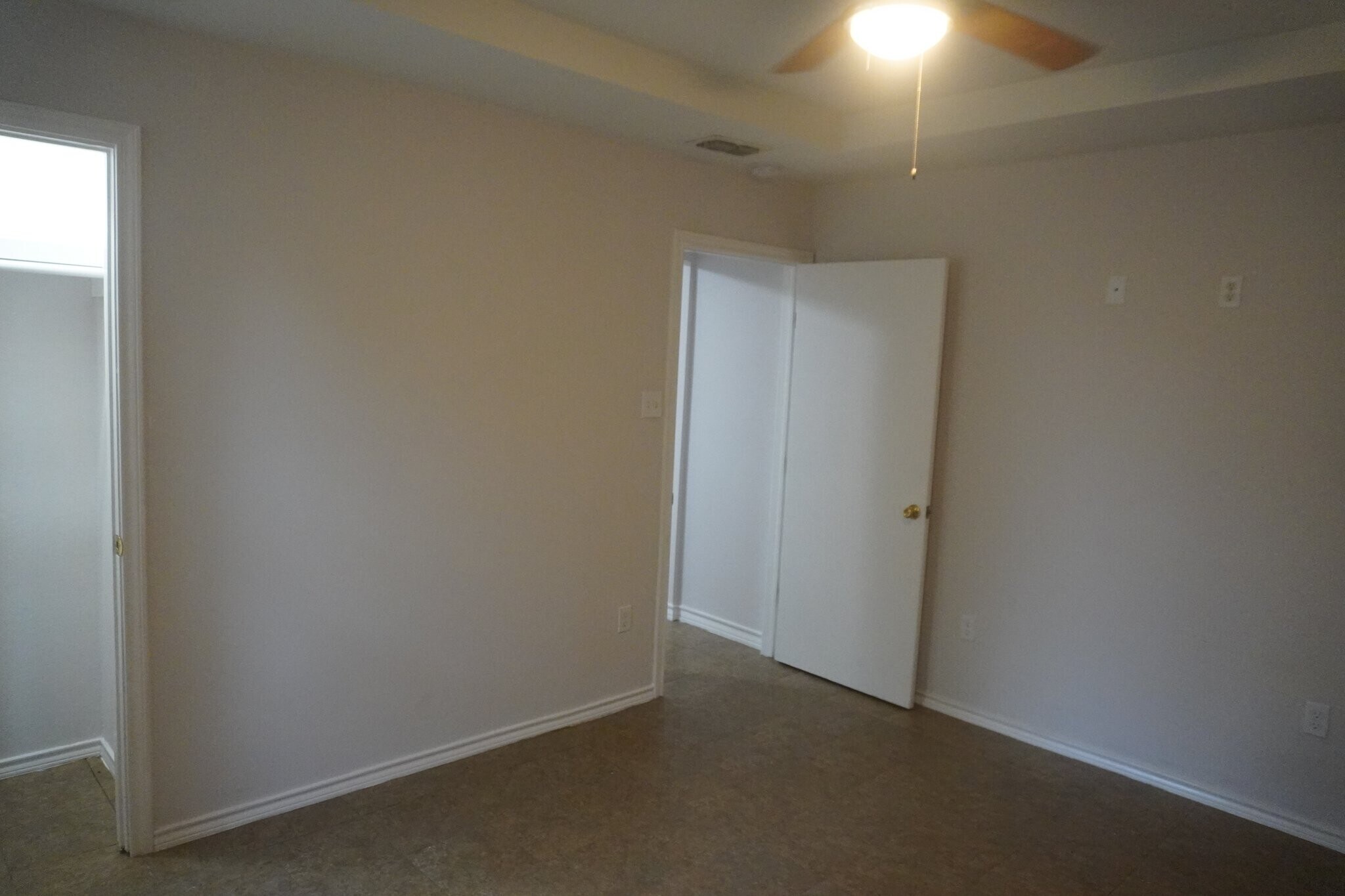 Building Photo - 1306 N Moorefield Rd