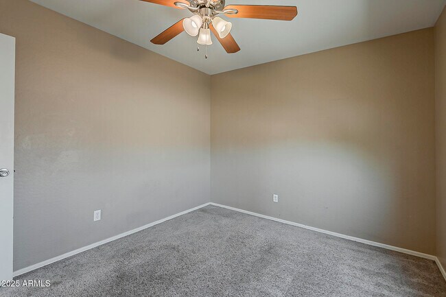 Building Photo - 5764 E Everhart Ln