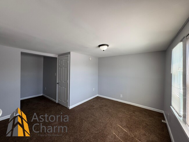 Building Photo - 3 Bedroom Plus Den for Rent in East Baltim...