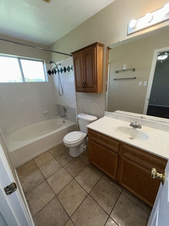 Building Photo - 3816 Sawtooth Dr