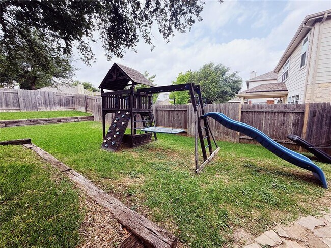 Building Photo - 820 Rusk Rd