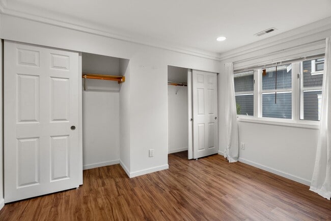 Building Photo - Large Capitol Hill House- Prime Location