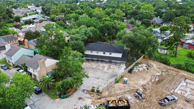 Building Photo - 2119 Barr St