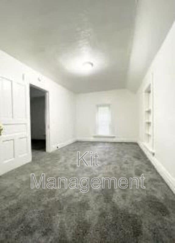 Building Photo - 4053 Walker Ave