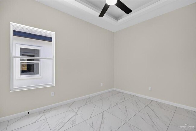 Building Photo - 20 S Woodland Dr