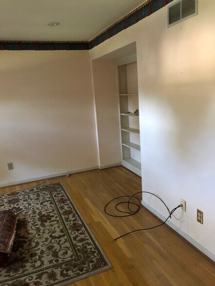 Front extra bedroom/office - 11117 Jardin Pl