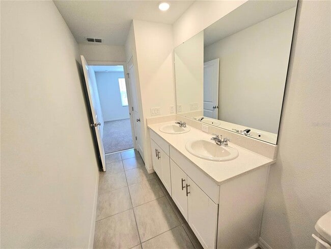 Building Photo - 3098 Skyline Lp
