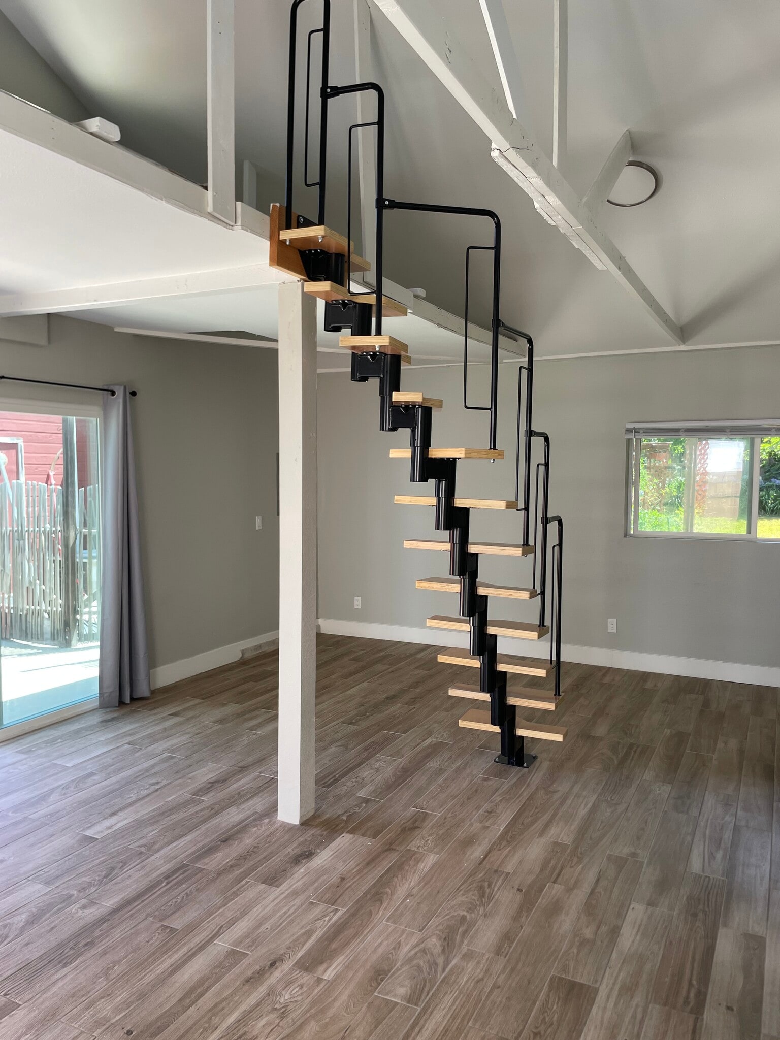 Building Photo - 706 Vale View Dr