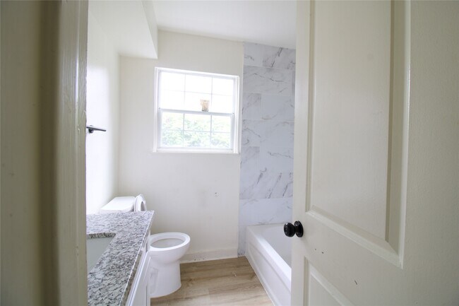 Building Photo - 9307 Linda Vista Rd