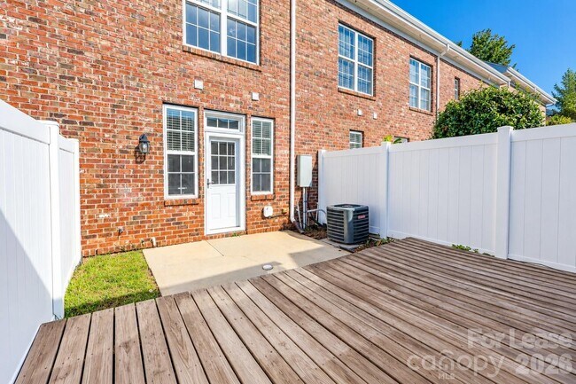 Building Photo - 163 Singleton Rd