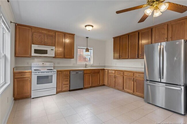 Building Photo - 813 McPherson Ave