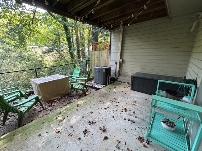 Building Photo - 1467 Monroe Dr NE