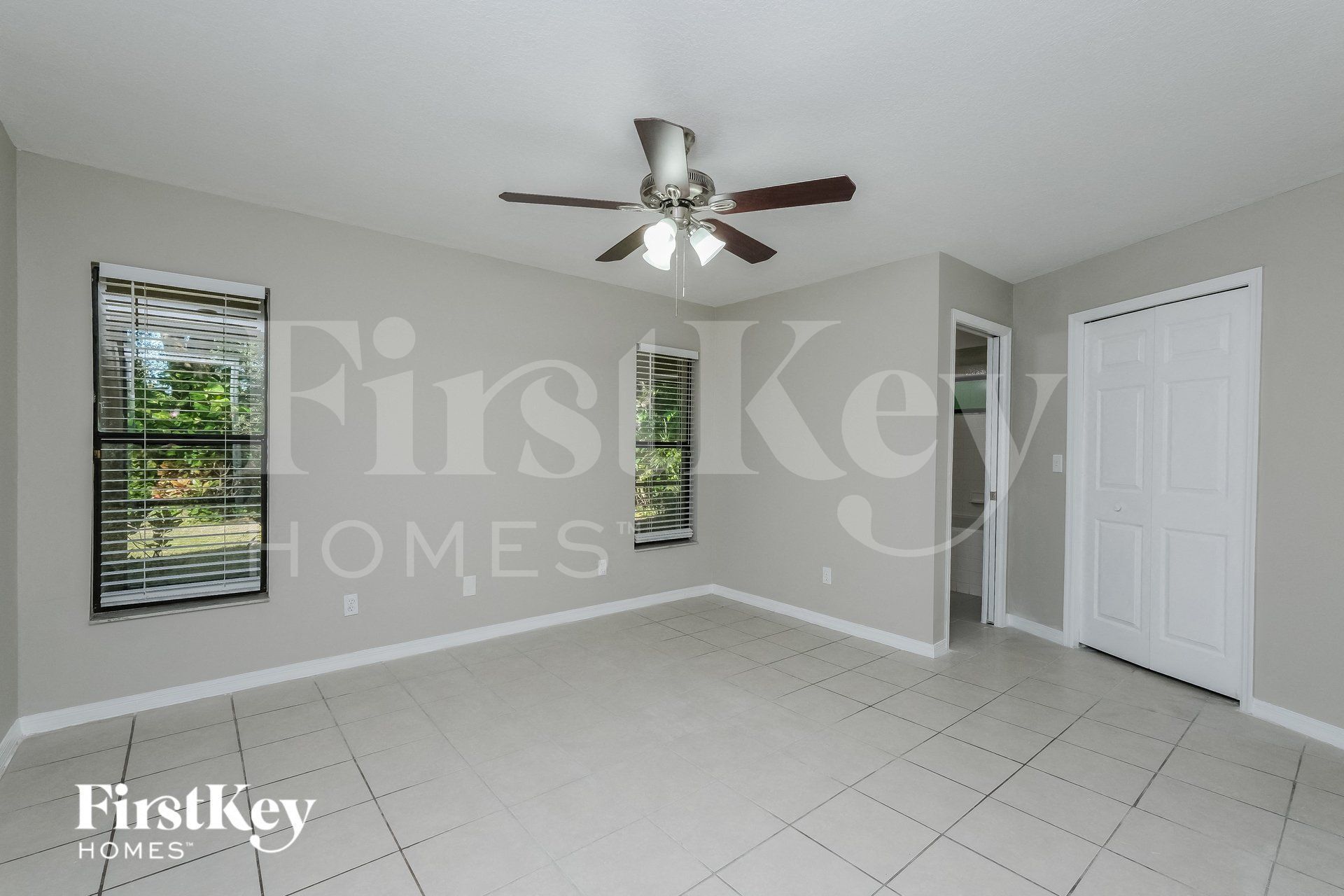 Building Photo - 906 Hart St