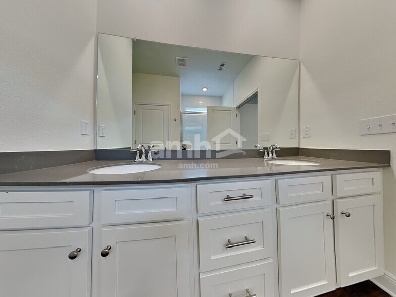 Building Photo - 6391 Emerald Hls Wy