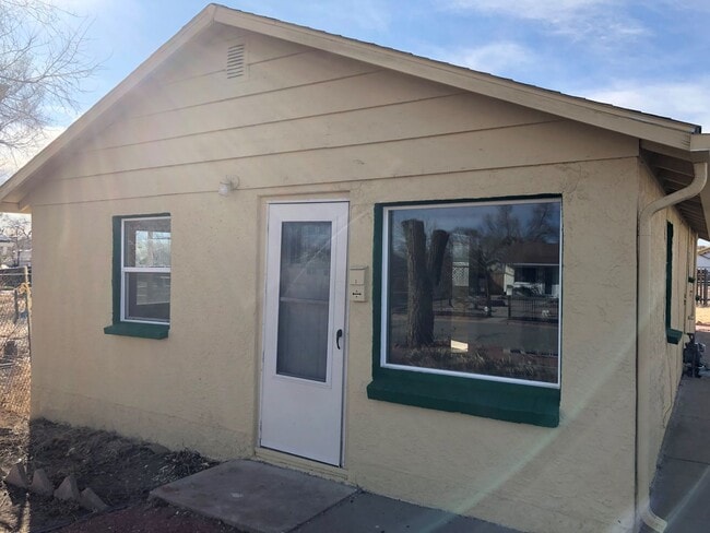 Primary Photo - ALL PROSPECTIVE TENANTS MUST SUBMIT A $58 ...