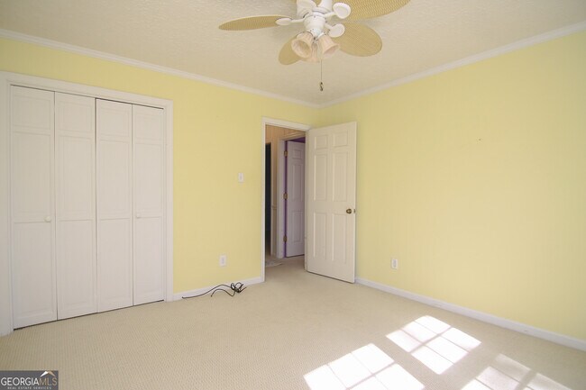 Building Photo - 125 Surrey Pl