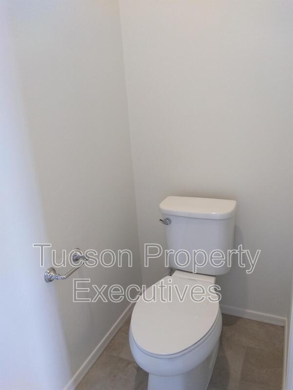 Building Photo - 10683 W Dickerson Dr