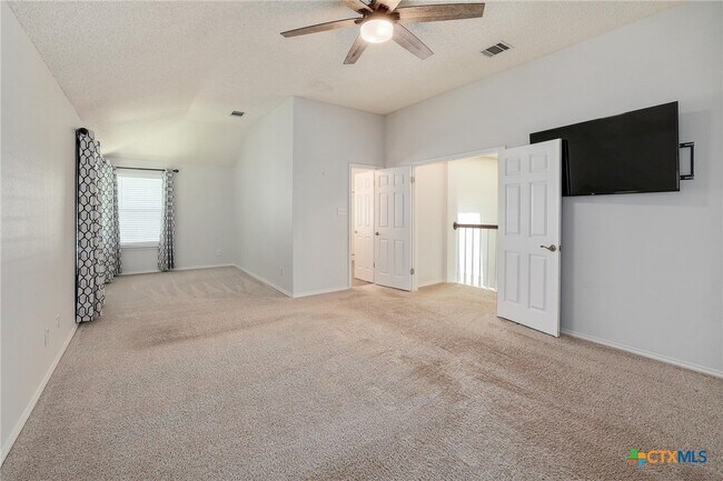 Building Photo - 703 Ivy Ct