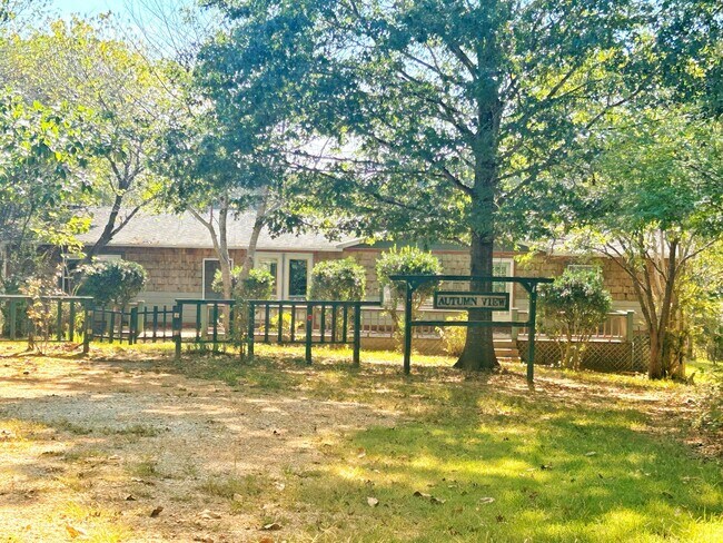 Building Photo - 3 bed/2 bath Country Home