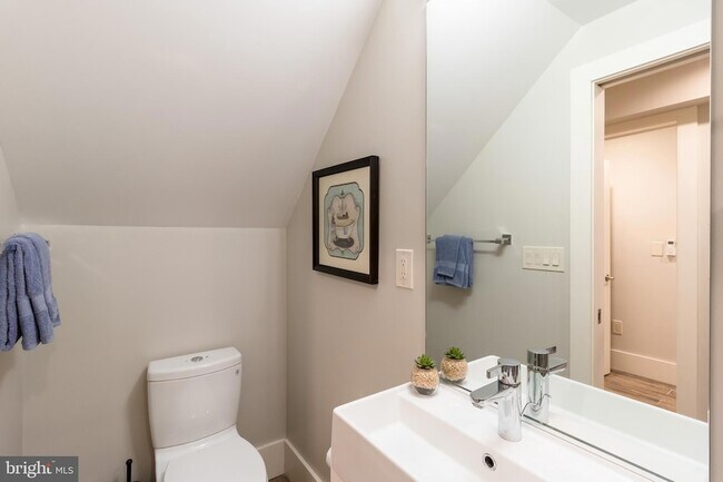 Building Photo - 4514 15th St NW