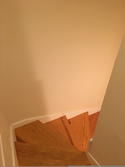 Building Photo - 61 W 15th St