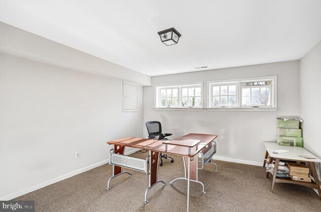 Building Photo - 9232 Forest Haven Dr