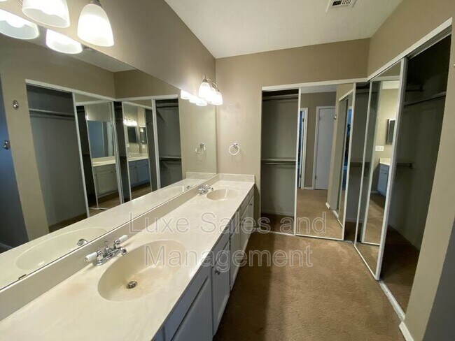 Building Photo - 3200 W Britton Rd