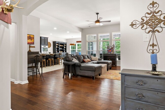 Building Photo - 2704 Brownstone Cir