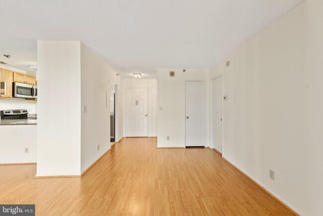 Building Photo - 900 N Stafford St