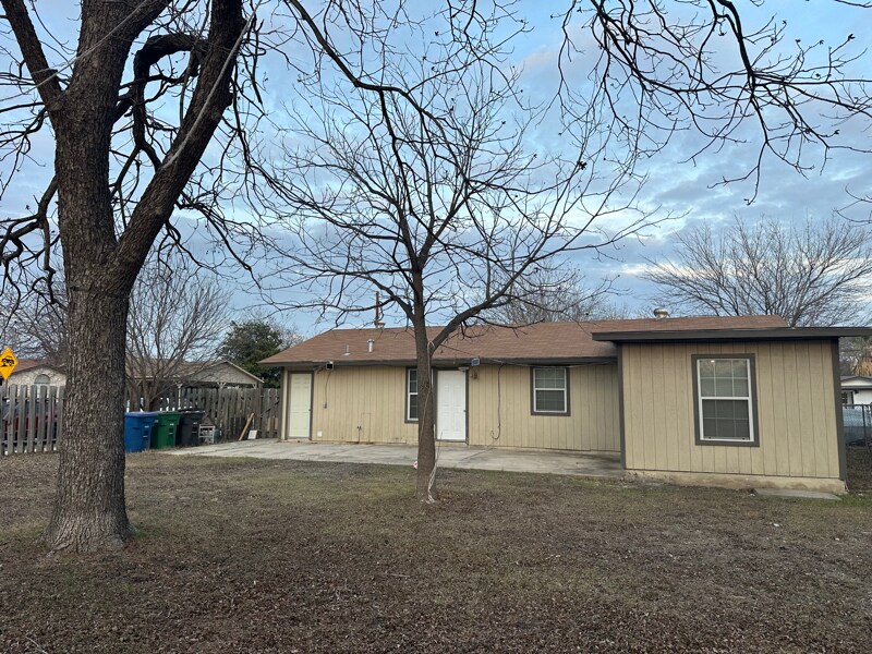 Building Photo - 9003 Perma Ln