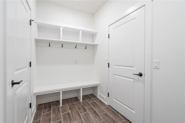 Building Photo - 87 N Banner Ave