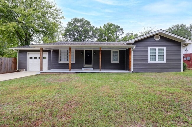 Primary Photo - 3 Bedroom 1 Bath House in Wake Village, TX!
