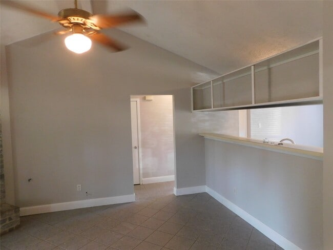 Building Photo - 3014 Windemere Dr