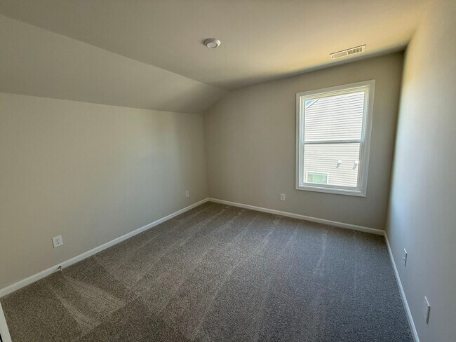 Building Photo - 749 Count Fleet Ct