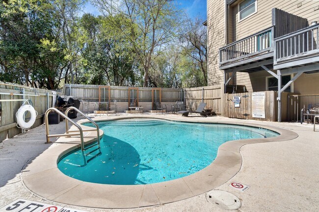 Building Photo - 6700 Cooper Ln