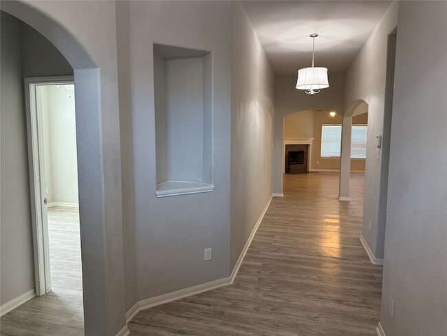 Building Photo - 306 Edgewater Park Dr