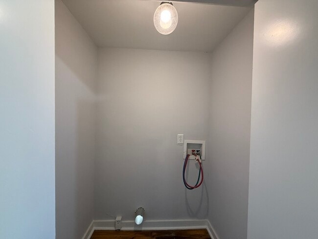 Building Photo - 1514 Jourolman Ave