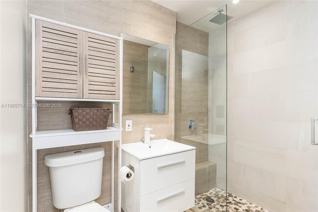 Building Photo - 820 Euclid Ave