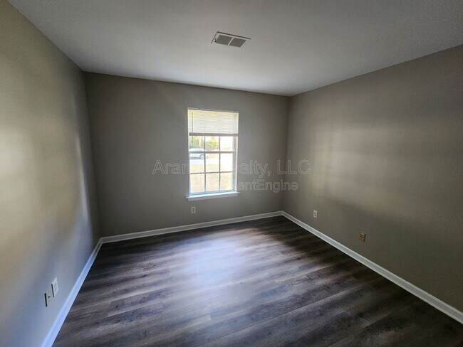 Building Photo - 1366 Heritage Glen Dr