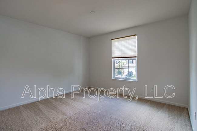 Building Photo - 11 Platte Ln