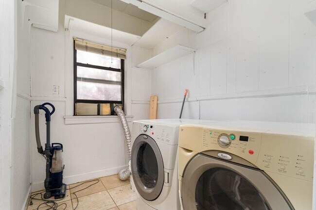 Building Photo - 4008 Herschel Ave