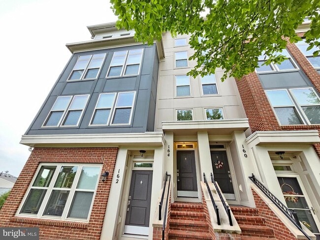 Primary Photo - 164 Copley Cir