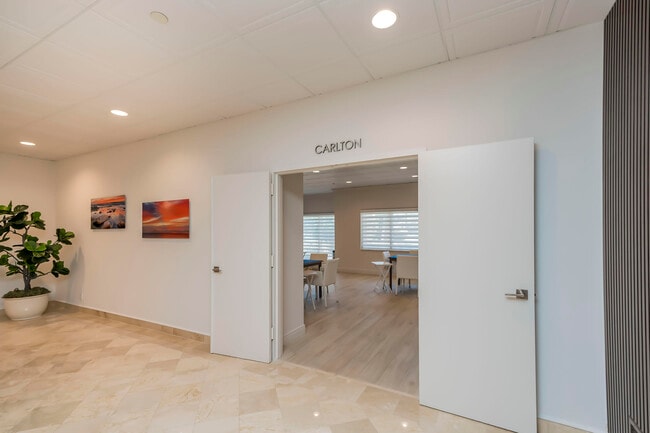 Building Photo - 4301 N Ocean Blvd