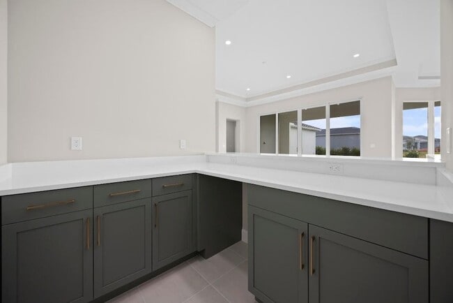 Building Photo - 5741 Beechnut Dr