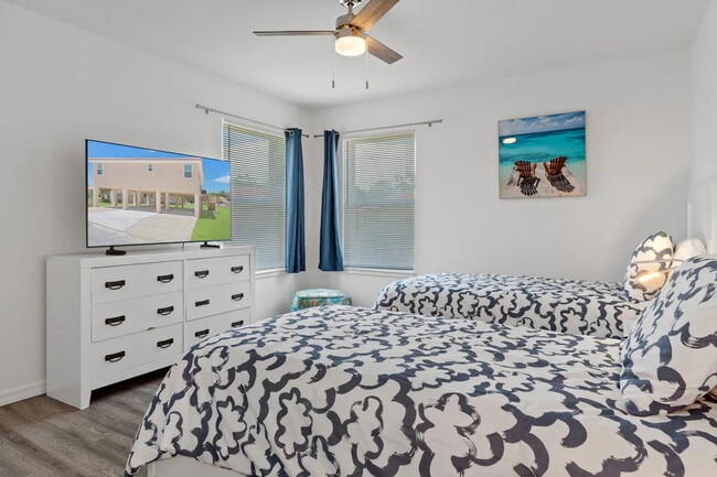 Building Photo - 4800 S Polderland Way