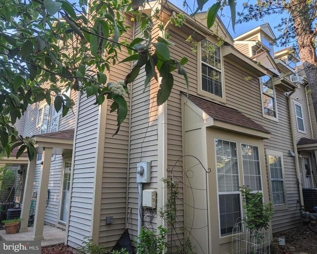 Building Photo - 14449 Gringsby Ct