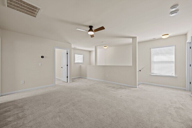 Building Photo - 4320 Lyman Ave